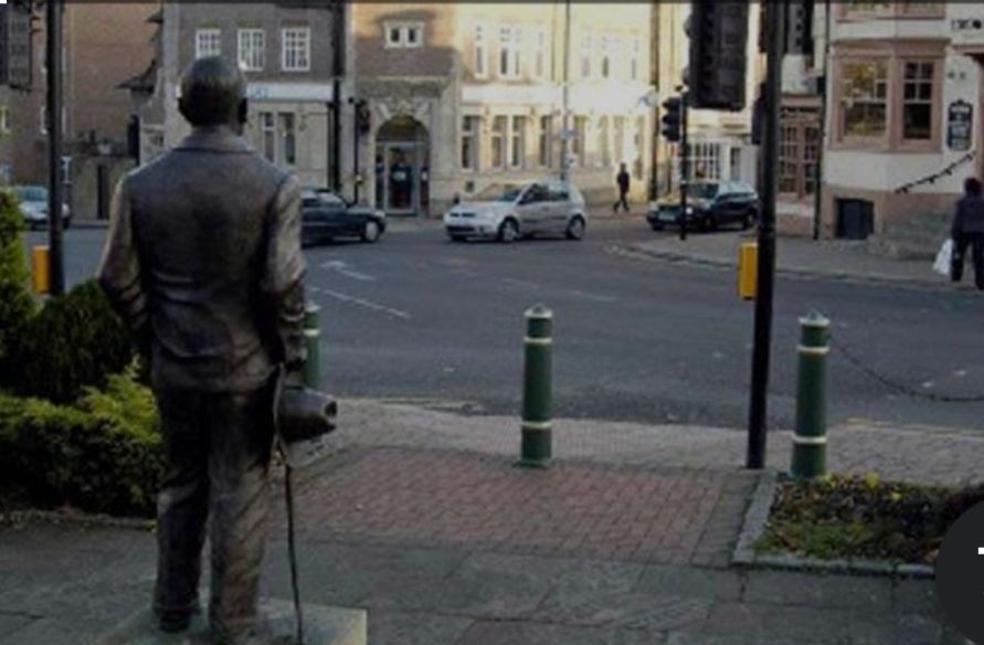 Statue in Crowborough town centre facing Croft Road and the House of Cards pub