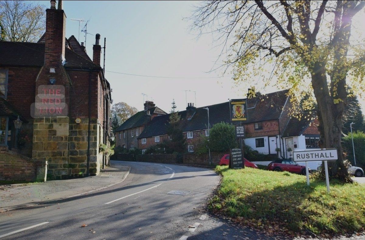 “The entrance to Rusthall village featuring The Red Lion pub and traditional Kent cottages—local area covered by Absolute Plumbing & Heating for boiler servicing.”